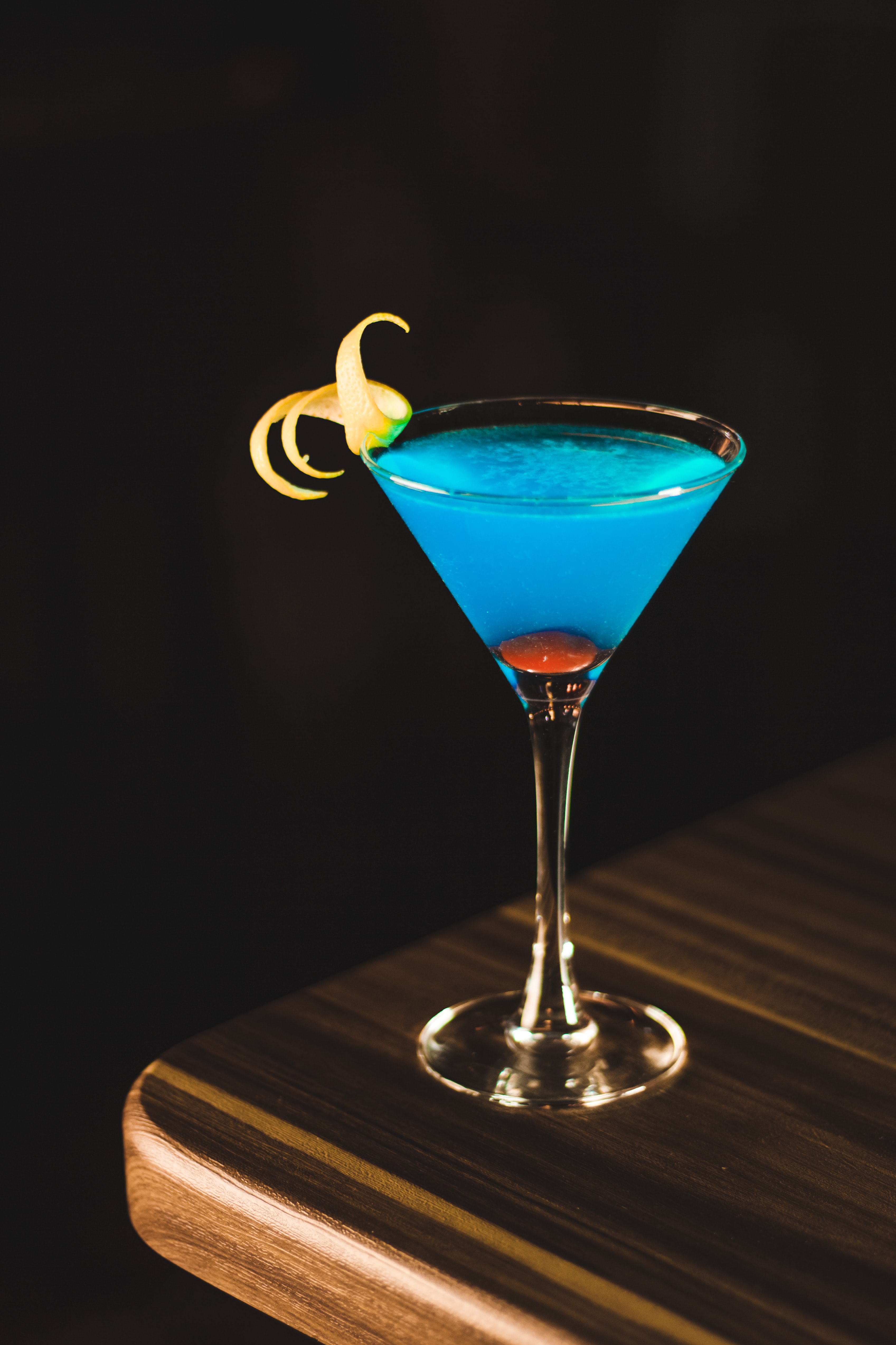 Blue Arcana drink by Elixir Lounge, photo by Timur Romanov, Unsplash